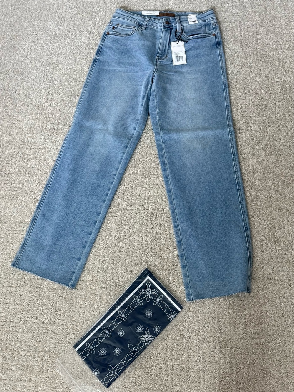 Judy Blue Light Wash Straight-Leg Jeans 7/28